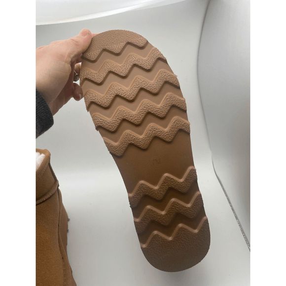 CUSHIONAIRE Women's COZY Genuine Suede pull on platform boot, Chestnut 7 - Picture 5 of 6